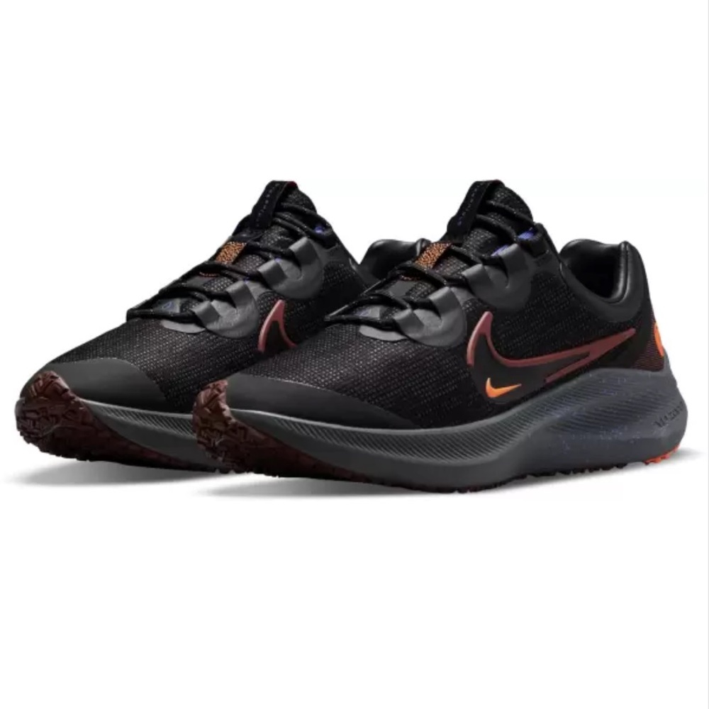 NIKE Zoom Winflo 8 Shield Weatherised Running Shoes